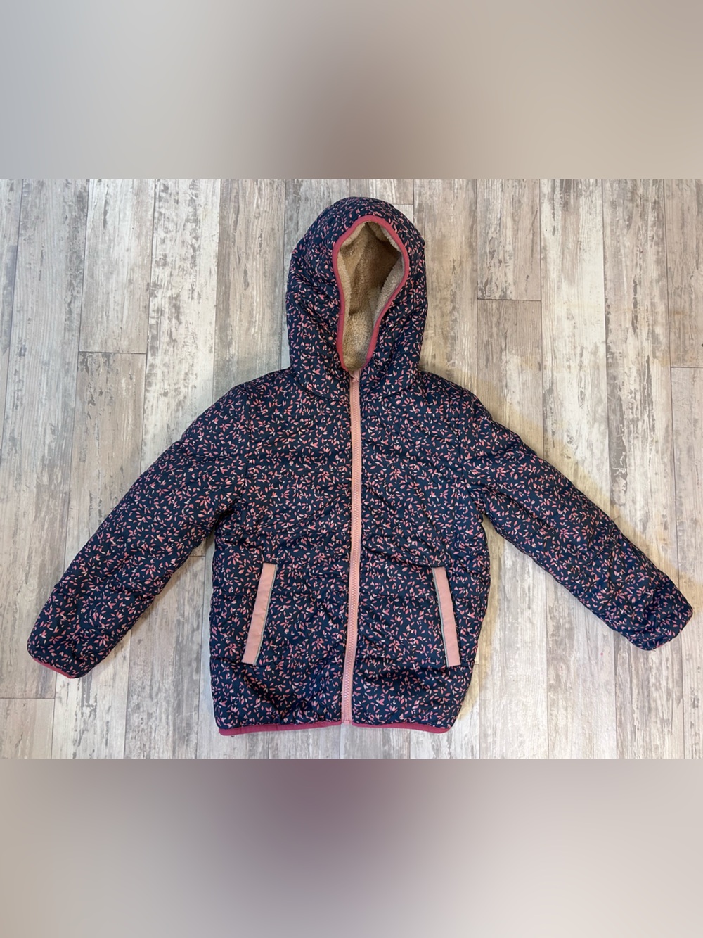 Fatface Girls' Reversible Navy Floral Hooded Puffer Sherpa Jacket size 8